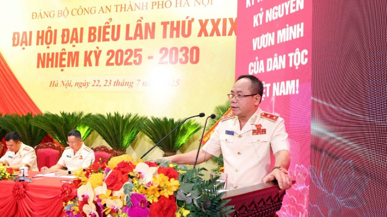 Trung tướng Nguyễn Thanh Tùng, Bí thư Đảng ủy, Giám đốc Công an thành phố phát biểu khai mạc. z6832487737920-4d57c3d91f94aa5956fb014291c02110-978.jpg