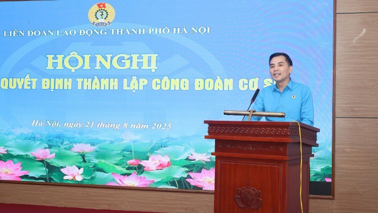 Phó Chủ tịch Thường trực phụ trách Liên đoàn lao động thành phố Lê Đình Hùng phát biểu. gen-h-z6929471049920-9214fc1b7770d02afd62e06520a1358b-1086-675.jpg