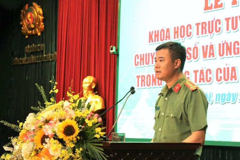 Phó giám đốc Công an thành phố Hà Nội phát biểu. 3.jpg