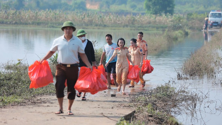 Luôn có mặt khi người dân cần. z7108137411072-eeeb10ed8cdbf6671009a381b170afac-2606.jpg