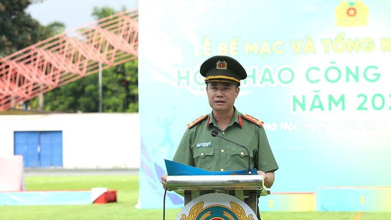 Đại tá Nguyễn Ngọc Quyền, Phó Giám đốc Công an thành phố Hà Nội, phát biểu bế mạc. img-1288.jpg