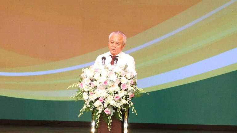 Nhà viết kịch Nguyễn Đăng Chương phát biểu tổng kết liên hoan. dang-chuogng-copy-copy-4921.jpg
