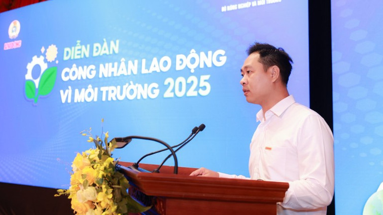 Phó Tổng Biên tập Báo Lao Động Nguyễn Đức Thành phát biểu khai mạc diễn đàn. 1-4668-1732.jpg
