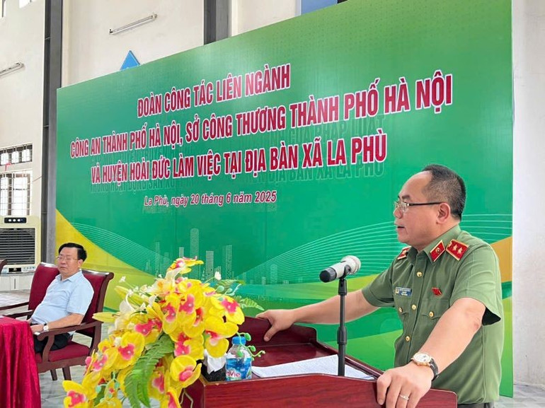 Trung tướng Nguyễn Thanh Tùng phát biểu tại buổi làm việc. gen-h-z6725582374202-c90a9490f3d1ee241dfbbf06d57a1dc3.jpg