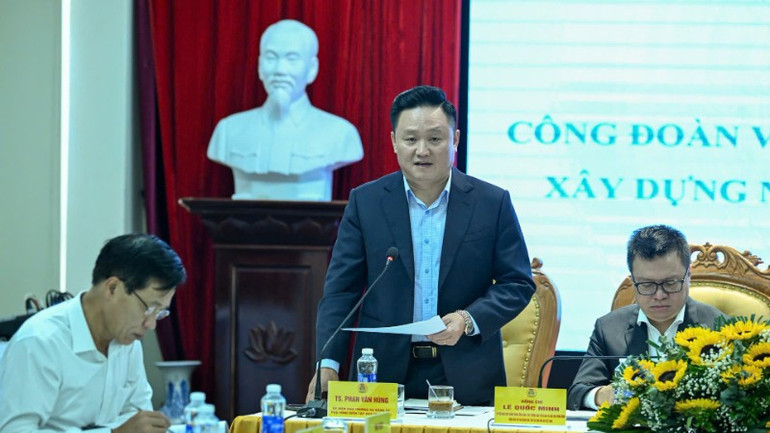 Phó Tổng Biên tập Báo Nhân Dân Phan Văn Hùng điều hành phiên thứ 1 của hội thảo. gen-h-z6931994221454-b884cda6909fd5502b9ac928d782cf36-9706.jpg