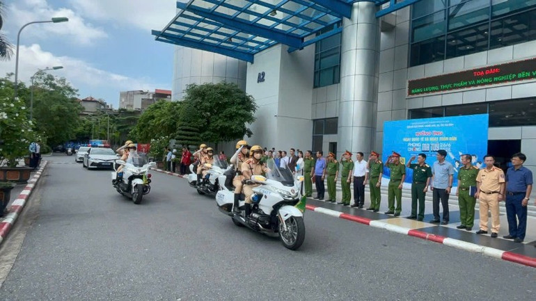 Diễu hành hưởng ứng Tháng hành động. gen-n-z6744172884547-d45f8471a9cd62ba6b469530069c0cb9-6478.jpg