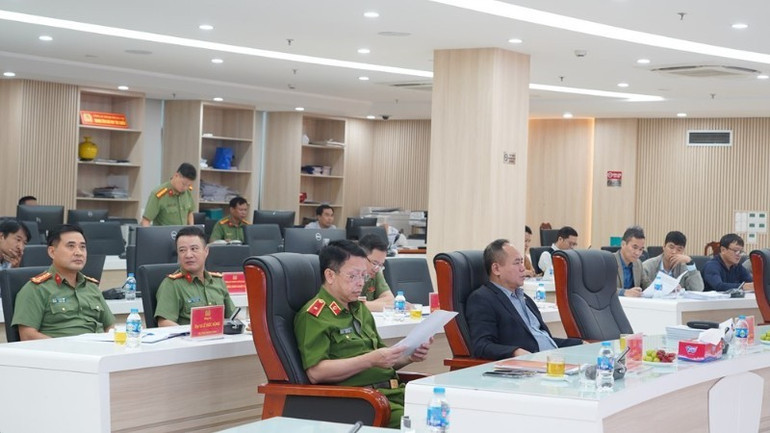 Trung tướng Nguyễn Thanh Tùng chủ trì Hội nghị. toan-canh-nzov-2771-6299.jpg