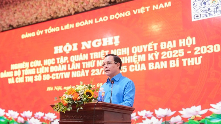 Bí thư Đảng uỷ, Chủ tịch Tổng Liên đoàn Lao động Việt Nam Nguyễn Đình Khang phát biểu tại hội nghị. z6956146633571-0e0300e7bcefee543c9cfec270dd76e0-3632.jpg