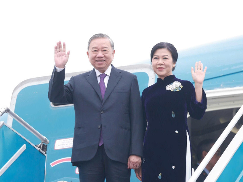 Tổng Bí thư Tô Lâm và Phu nhân rời Hà Nội, lên đường sang Lào. (Ảnh: Thống Nhất/TTXVN)