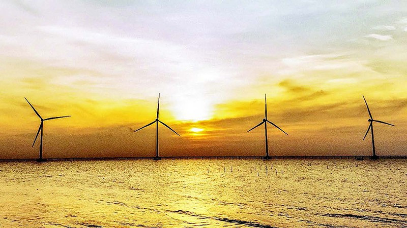 Công trình điện gió ngoài khơi ở vùng biển phường Trường Long Hòa, tỉnh Vĩnh Long.