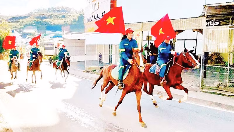 Câu lạc bộ Kỵ mã Lang Biang-Đà Lạt góp phần bảo đảm an ninh-trật tự cơ sở.