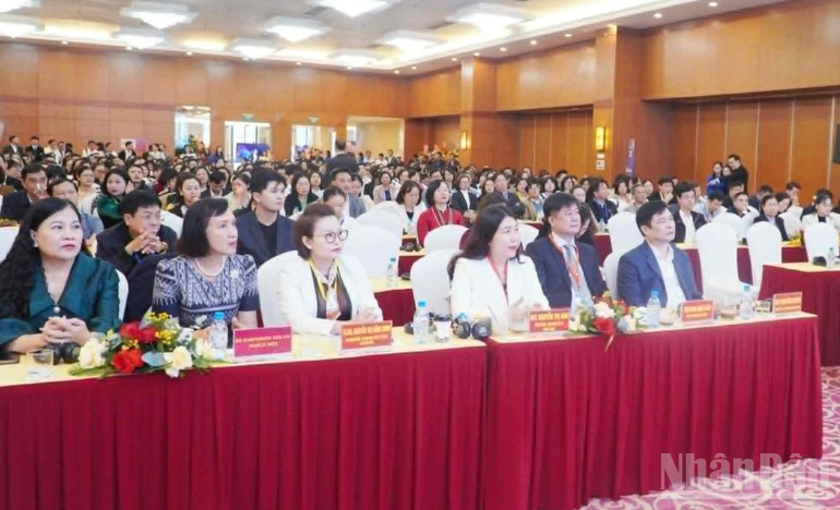 נציגים מקומיים ובינלאומיים השתתפו בכנס. ndo_br_2.jpg