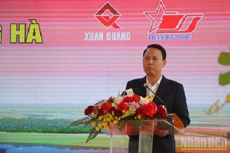 Ông Nguyễn Xuân Khánh, Giám đốc Ban quản lý dự án đầu tư xây dựng số 2 (tỉnh Hưng Yên) thông tin về dự án. ndo_br_1-6080.jpg