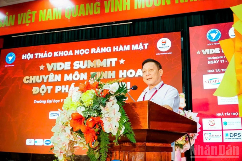 Nhà giáo Nhân dân, Phó Giáo sư, Tiến sĩ Nguyễn Quốc Tiến, Bí thư Đảng ủy, Chủ tịch Hội đồng Trường đại học Y Dược Thái Bình đánh giá cao mục đích và ý nghĩa của Hội thảo khoa học. ndo_br_3.jpg