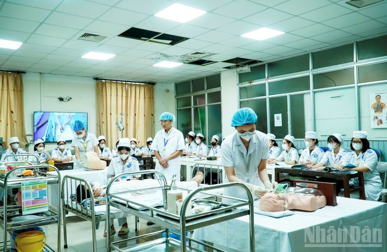 Sinh viên học tập tại khoa Điều dưỡng, Trường Đại học Y Dược Thái Bình. ndo_br_1-sv-hoc-tap-tai-khoa-dieu-duong-4354.jpg