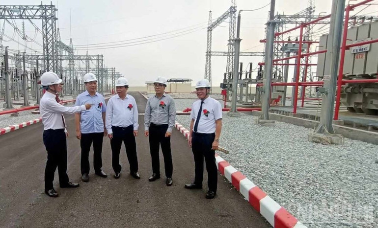 Công trình xuất tuyến sau trạm biến áp 220kV Vũ Thư (Hưng Yên) có tổng vốn đầu tư 384 tỷ đồng. ndo_br_5.jpg