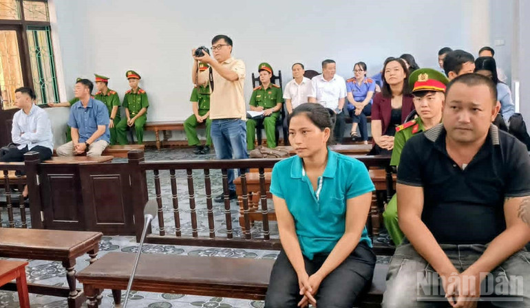 Người tham dự phiên tòa. ndo_br_2.jpg
