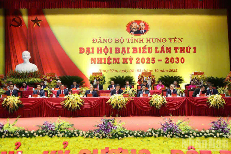 Đoàn Chủ tịch Đại hội đại biểu Đảng bộ tỉnh Hưng Yên lần thứ I, nhiệm kỳ 2025-2030. ndo_br_download.jpg