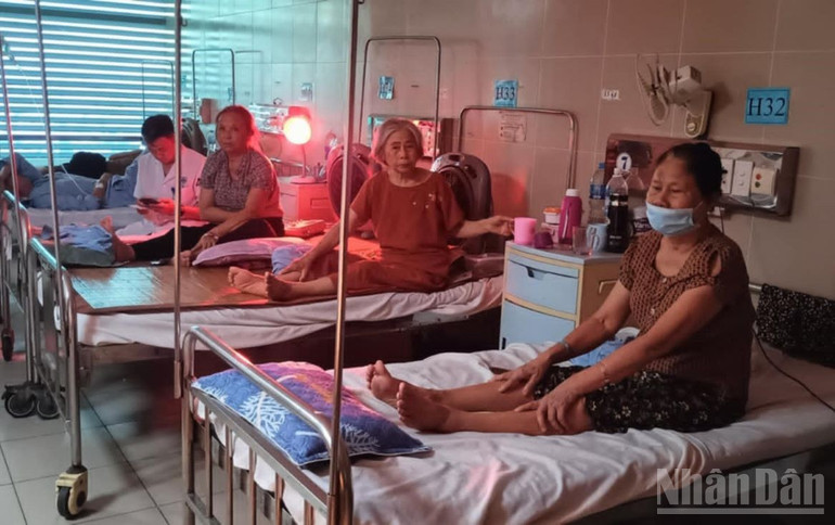 Nóng, mệt mỏi là cảm nhận chung của người bệnh khi hệ thống điều hòa bị hỏng. ndo_br_6.jpg