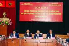 Các đồng chí chủ trì Tọa đàm.
