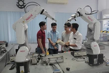 Đào tạo nhân lực tự động hóa tại Trung tâm Đào tạo Khu công nghệ cao (Khu công nghệ cao Thành phố Hồ Chí Minh).