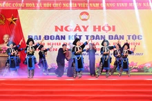 Chương trình nghệ thuật Ngày hội Đại đoàn kết toàn dân tộc tại xã Sà Dề Phìn, huyện Sìn Hồ, tỉnh Lai Châu. (Ảnh TRẦN HẢI)