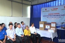 Quỹ Hạt Giống Việt (Báo Nhân Dân) hỗ trợ 100 triệu đồng xây nhà tình nghĩa cho bà Đào Thị Nhậm thôn 7A xã Vũ Trung (huyện Kiến Xương, tỉnh Thái Bình).