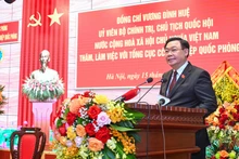 Chủ tịch Quốc hội Vương Đình Huệ phát biểu chỉ đạo tại buổi làm việc. (Ảnh: DUY LINH)