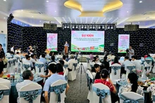 Quang cảnh Hội nghị giới thiệu, quảng bá, kết nối sản phẩm vải thiều Thanh Hà và các nông sản chủ lực của tỉnh Hải Dương tại Quảng Ninh.