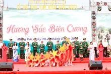 Chương trình nghệ thuật tại Lễ hội hoa sim biên giới năm 2023 được tổ chức ở xã Hải Sơn, Móng Cái.