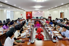 Rất đông đại biểu là nhà nghiên cứu, nhà khoa học, nhà báo tham dự tọa đàm.