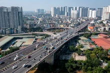 [Ảnh] Giao thông cầu Vĩnh Tuy 2 "dễ thở" sau ngày khánh thành