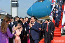 Chủ tịch Quốc hội Vương Đình Huệ đến Thủ đô Vientiane, Cộng hoà Dân chủ Nhân dân Lào.