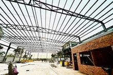 Công trình nhà xưởng hàng nghìn m2 xây dựng kiên cố của Công ty Tứ Hưng không có hồ sơ pháp lý, thi công trái phép là vi phạm pháp luật.