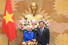 Chủ tịch Quốc hội Vương Đình Huệ và Bộ trưởng Tài chính Hoa Kỳ Janet Yellen tại buổi tiếp.