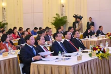 Chủ tịch Quốc hội Vương Đình Huệ, Thường trực Ban Bí thư Võ Văn Thưởng, Phó Chủ tịch Thường trực Quốc hội Trần Thanh Mẫn và các đại biểu dự hội nghị. (Ảnh: Duy Linh)