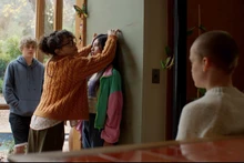 Phim “Mượn hồn đoạt xác”, tên gốc là “Bring her back”. (Ảnh: Galaxy Studio)