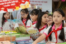 Hội sách góp phần giúp các em nhỏ rèn luyện thói quen đọc sách. (Ảnh: Đinh Tị Books)