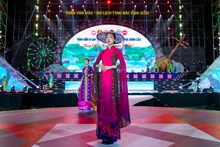 Một thiết kế trong bộ sưu tập Thổ cẩm các dân tộc thiểu số. (Ảnh: Nhà thiết kế cung cấp)
