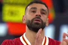 Mohamed Salah rơi lệ sau trận thua PSG. (Ảnh chụp màn hình)