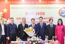 Chi ủy Báo Đại Đoàn Kết nhiệm kỳ 2025-2027 ra mắt Đại hội. Ảnh: Quang Vinh