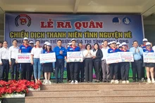 Ra mắt 5 Đội hình tình nguyện “Tiếp sức mùa thi” tỉnh Vĩnh Long năm 2024.