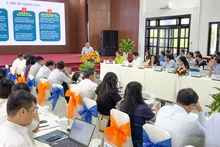 Đại biểu tham gia tham luận tại tọa đàm. 