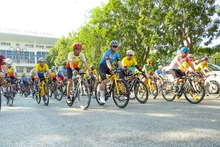 Các vận động viên xuất phát. 