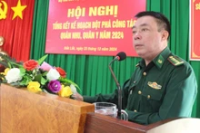 Đại tá Đào Viết Hùng, Chỉ huy trưởng Bộ đội Biên phòng tỉnh Đắk Lắk phát biểu tại hội nghị.