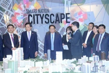 Thủ tướng Phạm Minh Chính thăm Triển lãm quy hoạch quốc gia thông minh Singapore.
