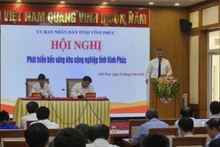 Đại diện Công ty TNHH Piaggio Việt Nam phát biểu ý kiến tại hội nghị.