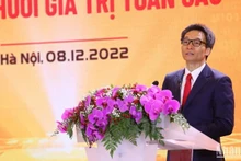 Phó Thủ tướng Vũ Đức Đam phát biểu ý kiến tại diễn đàn. 