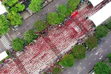 3 nghìn đội viên, thiếu niên, nhi đồng biểu diễn flashmob trên Phố đi bộ Nguyễn Huệ.