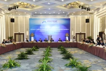 Tọa đàm với doanh nghiệp các nước ASEAN và các đối tác với chủ đề “Cộng đồng doanh nghiệp ASEAN gắn kết, tự cường và bền vững: Nắm bắt thời cơ trong thời đại số”.